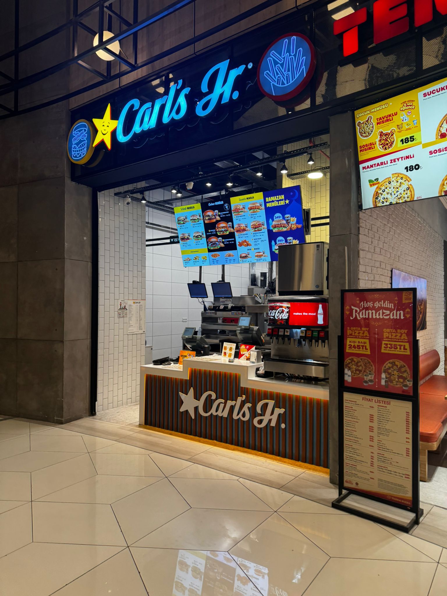 Carl's Jr Metropol AVM